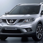 Compact Nissan X Trail SUV