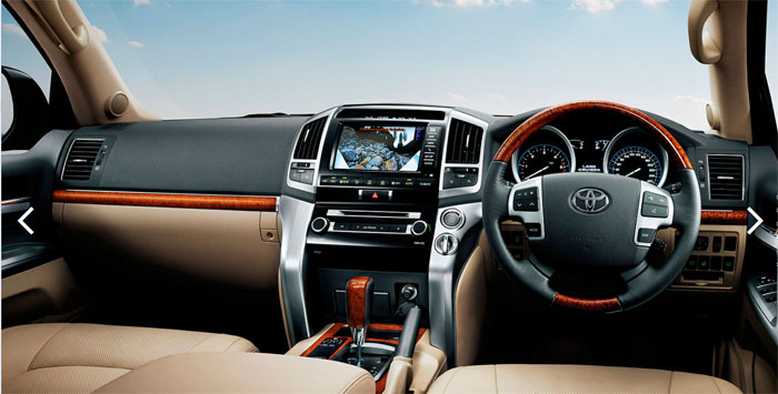 Luxury Interior of the Landcruiser 200 - Sahara